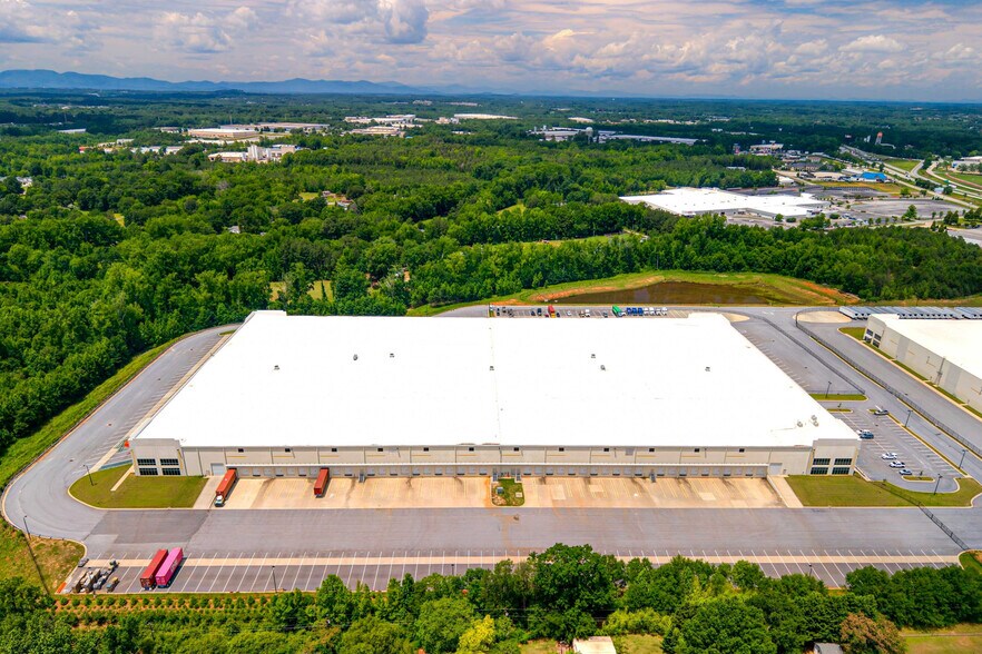 More Photos Of 6639 Pottery Rd, Spartanburg Distribution For Lease