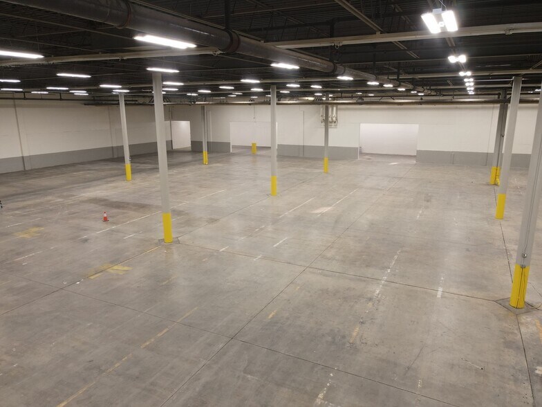 More Photos Of 65 Railroad Ave, Ridgefield Warehouse For Lease