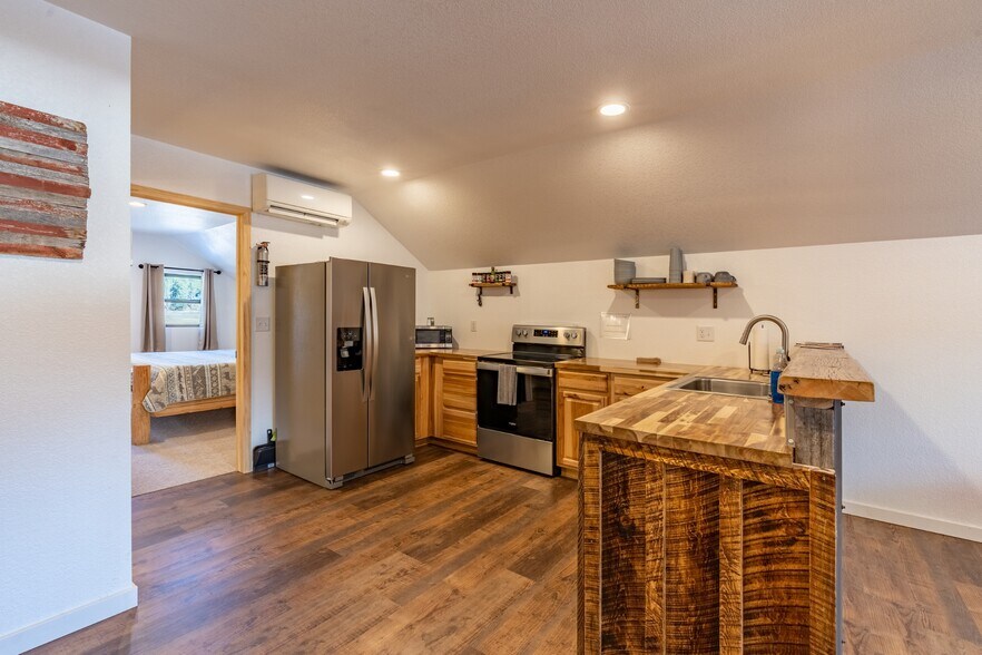 More Photos Of 12598 Highway 16a, Custer Trailer Camper Park For Sale