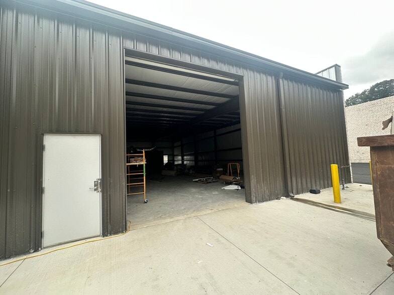 More Photos Of 4875 Warehouse Way, Cumming Flex For Lease