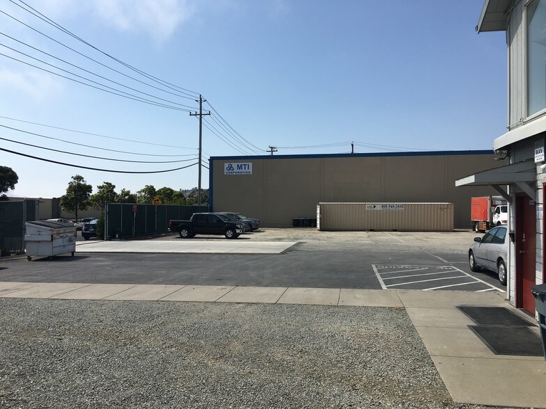 More Photos Of 1961 Meeker Ave, Richmond Warehouse For Lease