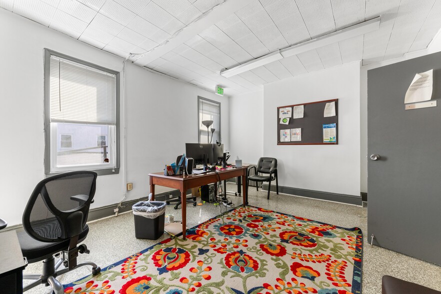 More Photos Of 21 W 25th St, Baltimore Office For Sale