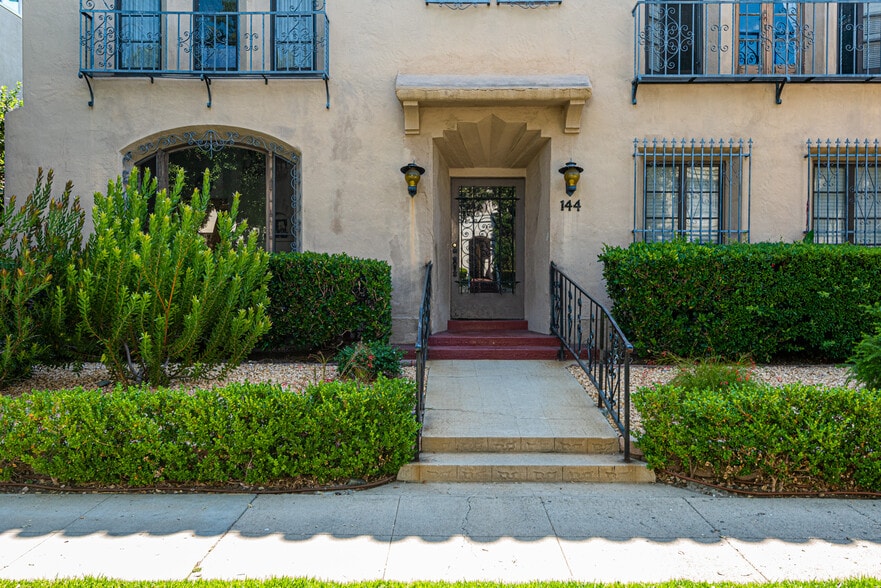 More Photos Of 144 N Clark Dr, Beverly Hills Apartments For Sale
