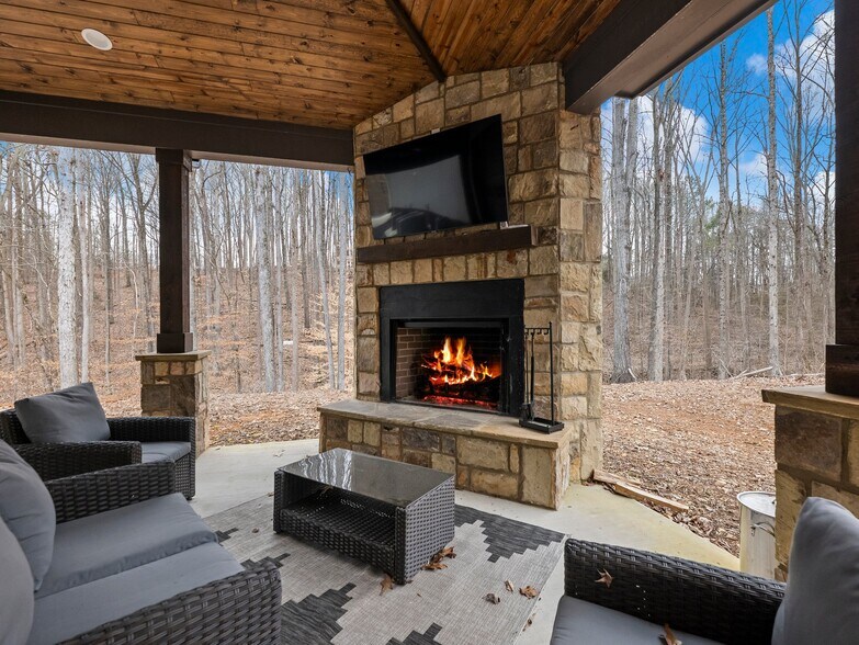 More Photos Of 3263 Tanners Mill Rd, Gainesville Specialty For Sale