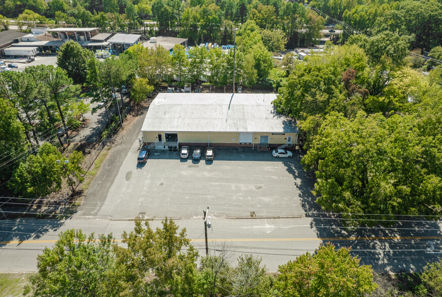 Primary Photo Of 1910 E Pettigrew St, Durham Warehouse For Lease