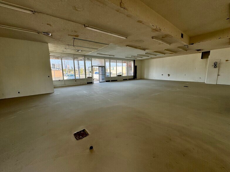 More Photos Of 13402-13428 Woodruff Ave, Bellflower Unknown For Lease