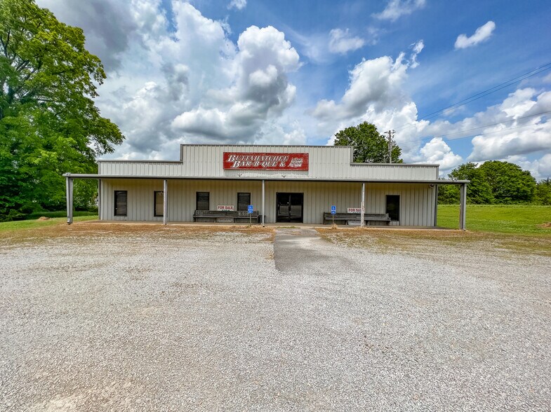 More Photos Of 1056 County Highway 35, Hamilton Supermarket For Sale