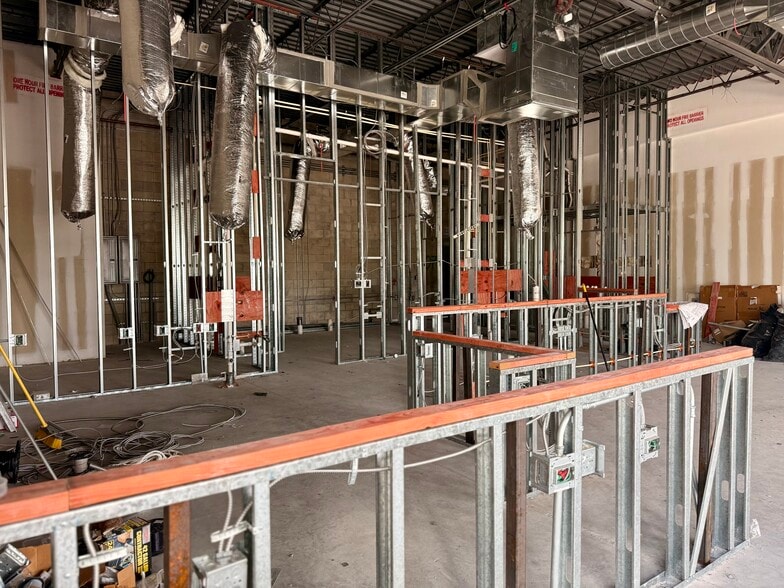 More Photos Of 5628 Circa Fishhawk Blvd, Lithia General Retail For Lease