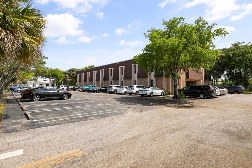 More Photos Of 3003 S Congress Ave, Lake Worth Medical For Sale