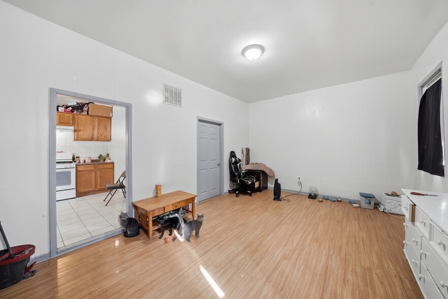 More Photos Of 4948-58 W Dickens Ave, Chicago Apartments For Sale