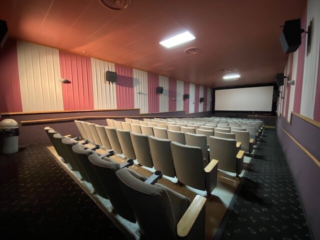 More Photos Of 1601 6th Ave, Stevens Point Freestanding For Sale