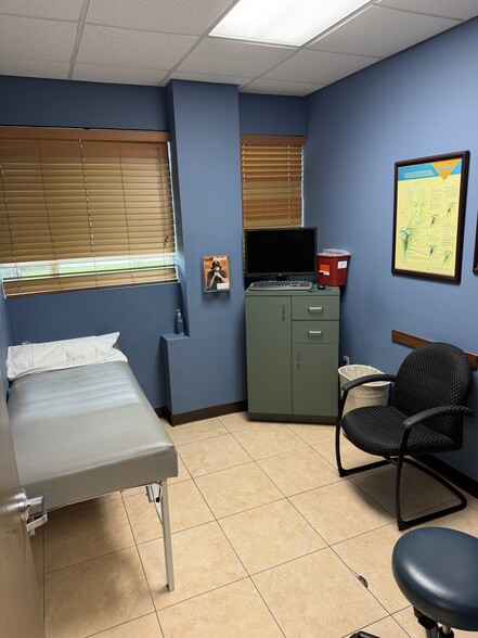 More Photos Of 11801 SW 90th St, Miami Medical For Sale
