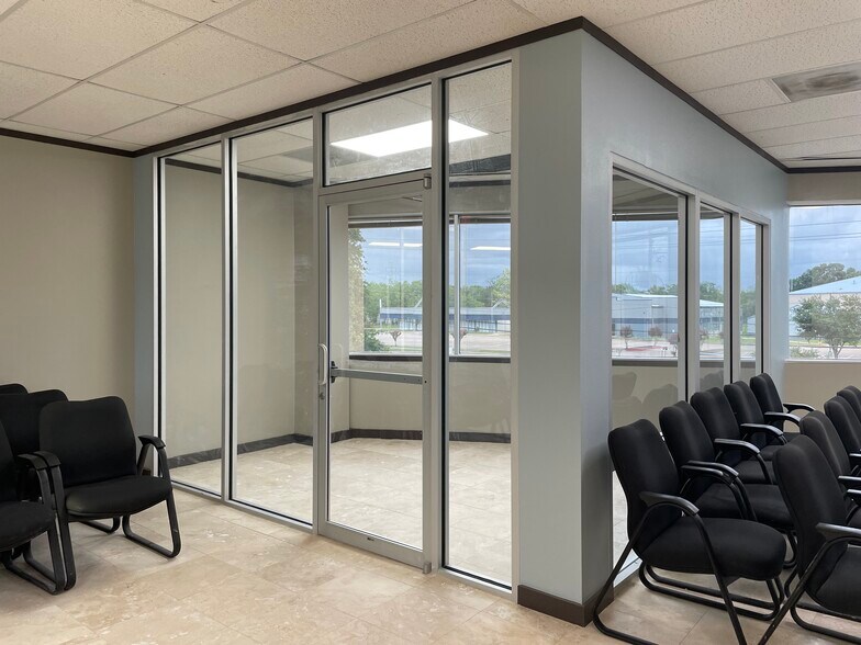 More Photos Of 722 Fairmont Pky, Pasadena Light Manufacturing For Lease