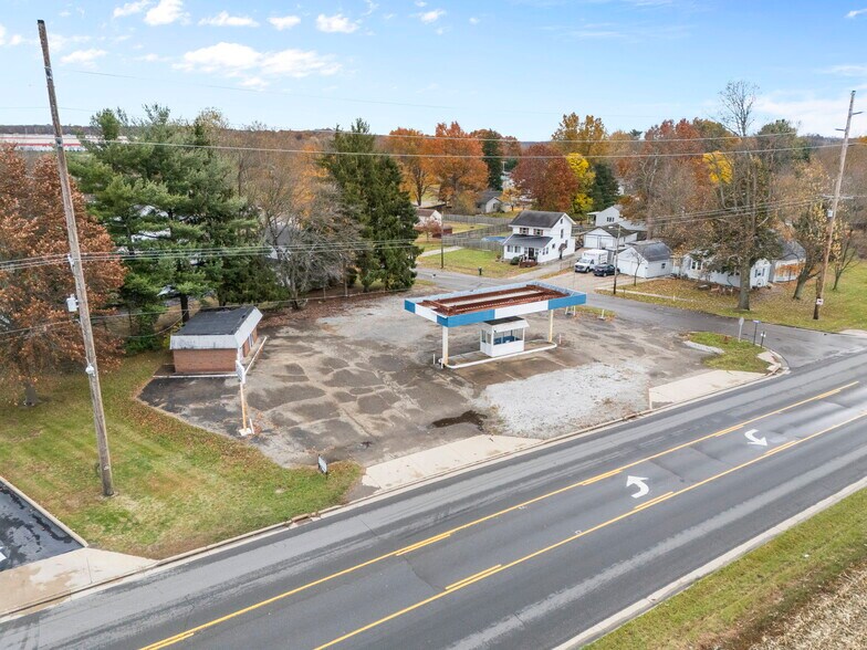 More Photos Of 1204 Erie Ave SW, Navarre Truck Stop For Lease