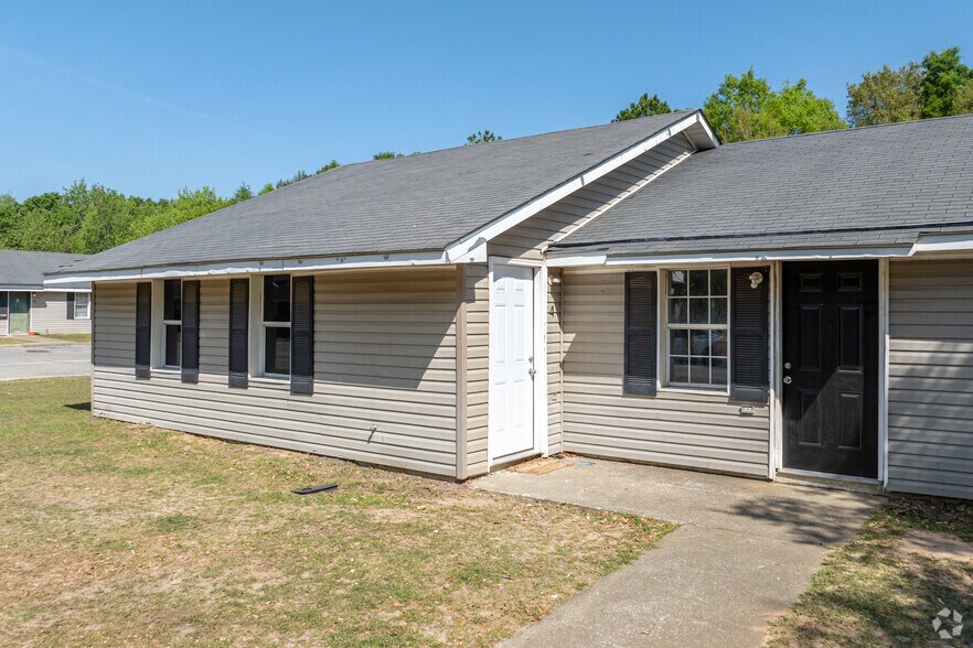 More Photos Of 1008 Blakely Ct, Albany Multifamily For Sale