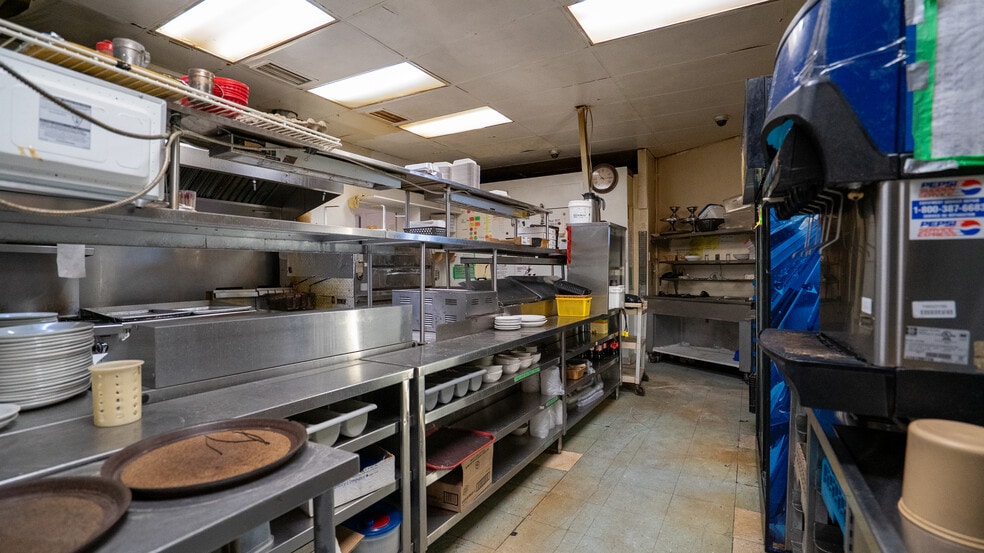 More Photos Of 3376 Parsons Rd NW, Edmonton General Retail For Lease