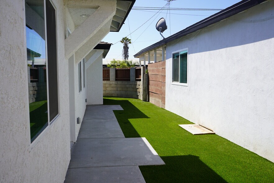 More Photos Of 1235 Clavel Ave, Ventura Apartments For Sale