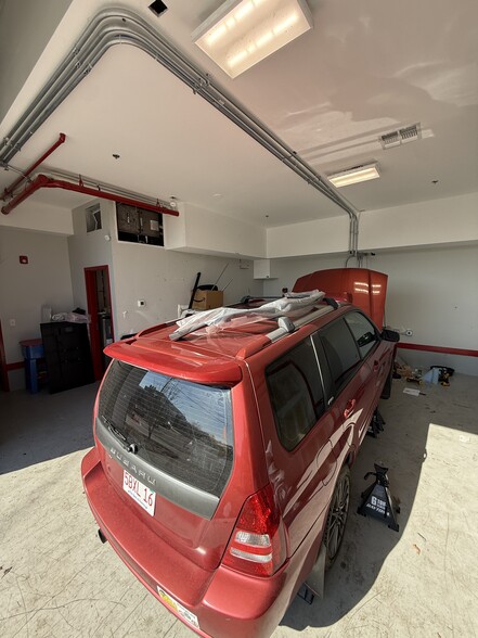 More Photos Of 586 Pleasant St, Watertown Flex For Sale