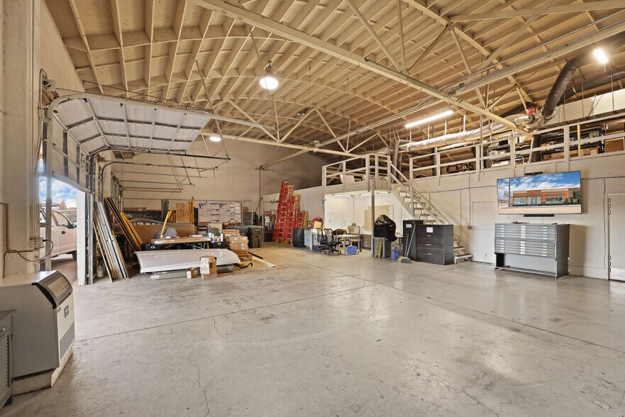 More Photos Of 702-714 W Fremont St, Stockton Light Distribution For Lease