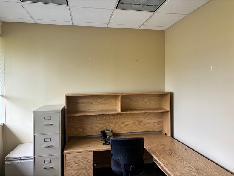 More Photos Of 220 Ridgedale Ave, Florham Park Office For Sale