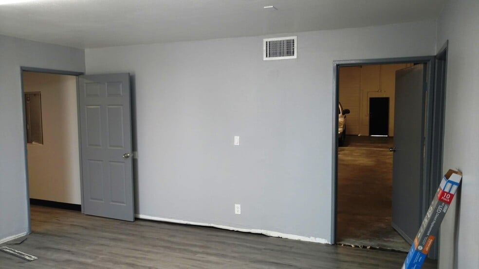 More Photos Of 10722 Trask Ave, Garden Grove Warehouse For Lease