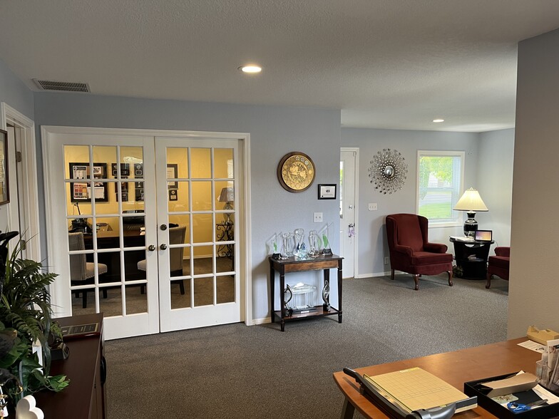 More Photos Of 27 N Morain St, Kennewick Office For Sale