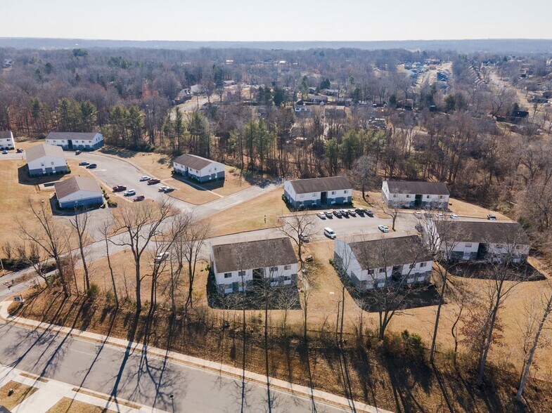 More Photos Of 1351 Avondale Dr, Clarksville Apartments For Sale
