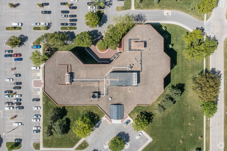 More Photos Of 4601 Westown Pky, West Des Moines Office For Lease