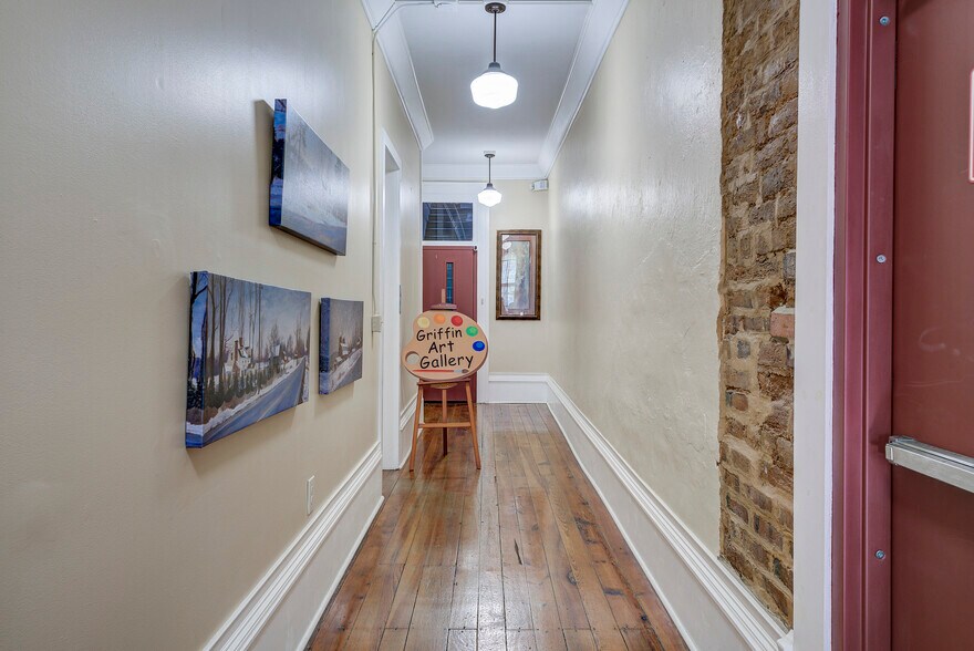More Photos Of 107 E Main St, Jonesborough Storefront For Sale
