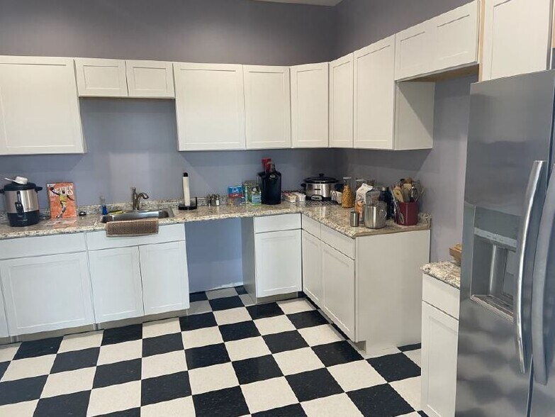 More Photos Of 6751 Beck Chappell Dr, North Dinwiddie Showroom For Sale