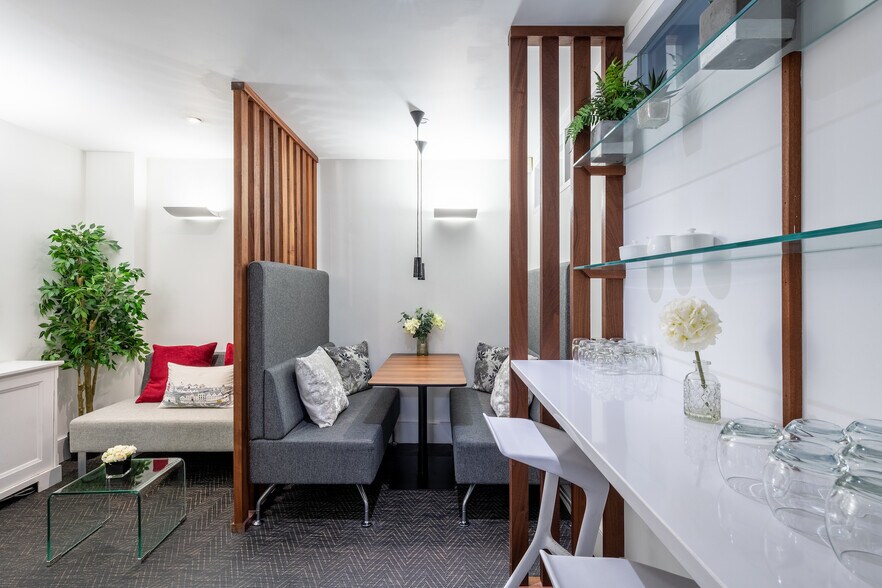 More Photos Of 128 Wigmore St, London Office For Sale