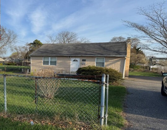 Primary Photo Of 140 McNair St, Brentwood Religious Facility For Sale