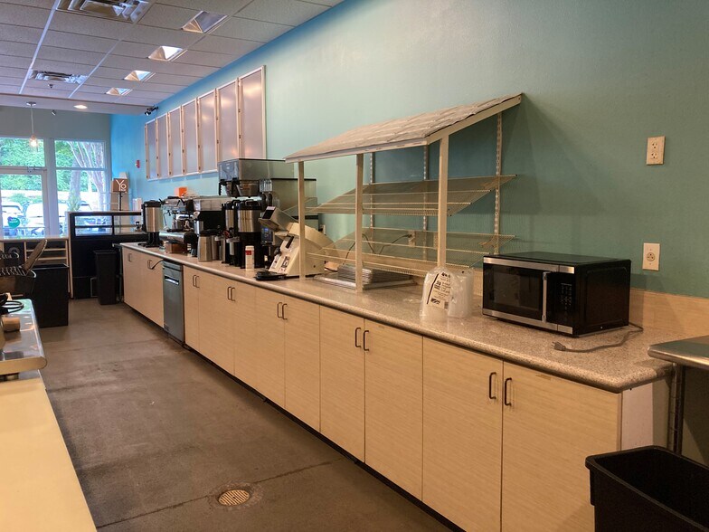 More Photos Of 6267 Old Water Oak Rd, Tallahassee Unknown For Lease