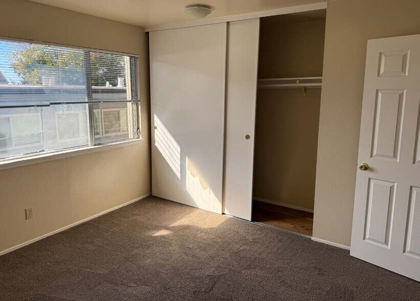 More Photos Of 654 Vernon St, Oakland Apartments For Sale