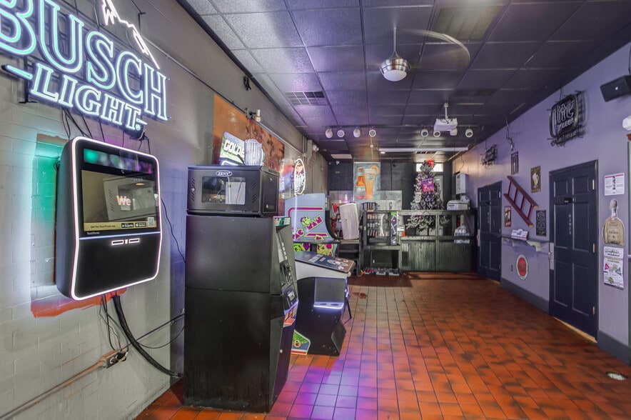 More Photos Of 314 State St, Alton Restaurant For Sale