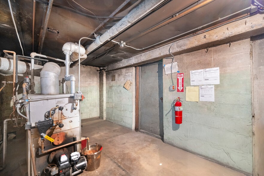 More Photos Of 3172 44th St, Astoria Multifamily For Sale