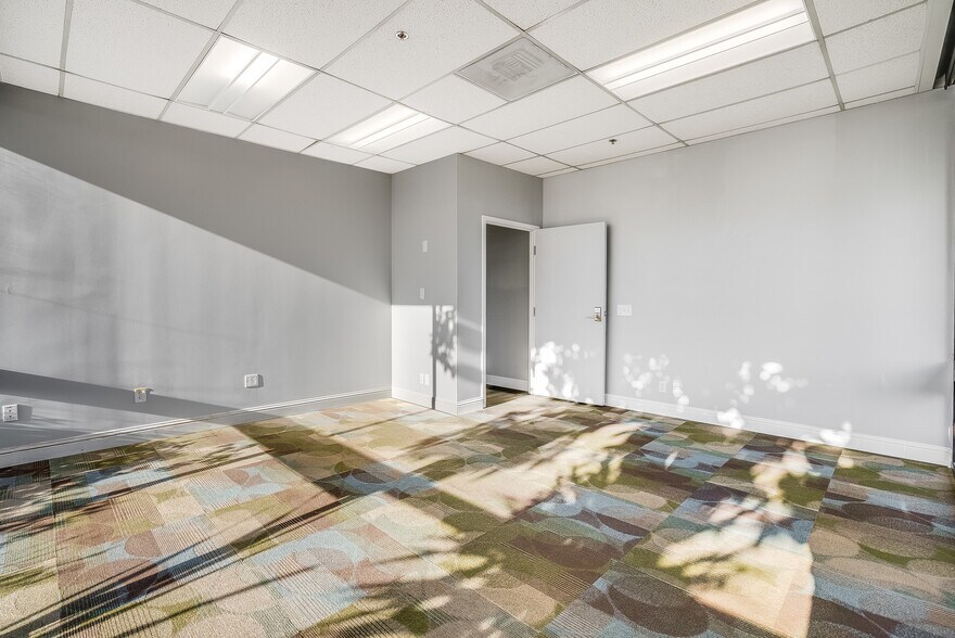 More Photos Of 1300 Industrial Rd, San Carlos Research And Development For Lease