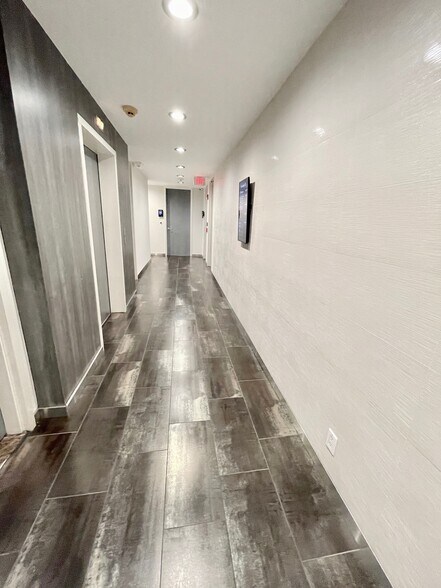 More Photos Of 67 Holly Hill Ln, Greenwich Office For Lease