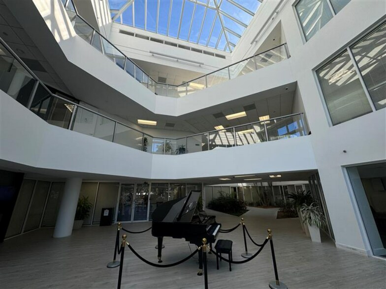 More Photos Of 580 Village Blvd, West Palm Beach Medical For Lease