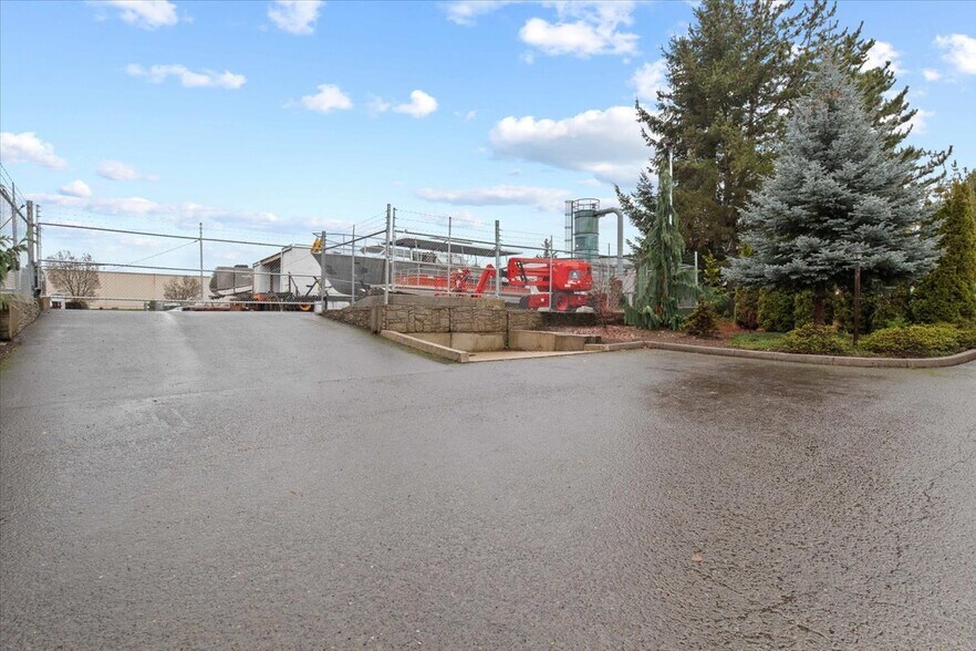 More Photos Of 1410 S Township Rd, Canby Warehouse For Sale