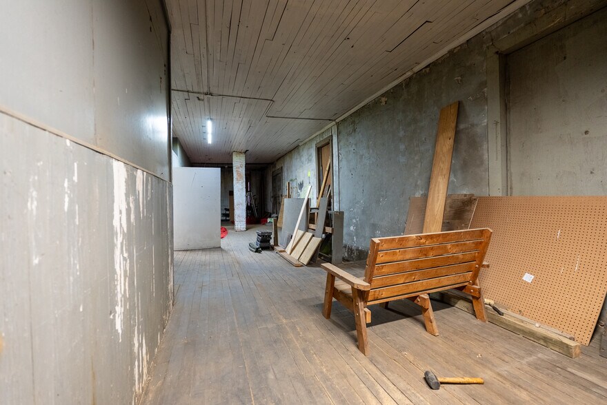 More Photos Of 186 McLaughlin St SW, Pelham Specialty For Sale