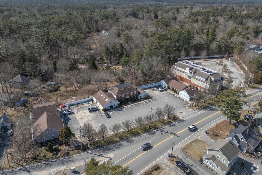More Photos Of 2527 Cranberry Hwy, Wareham Office For Lease
