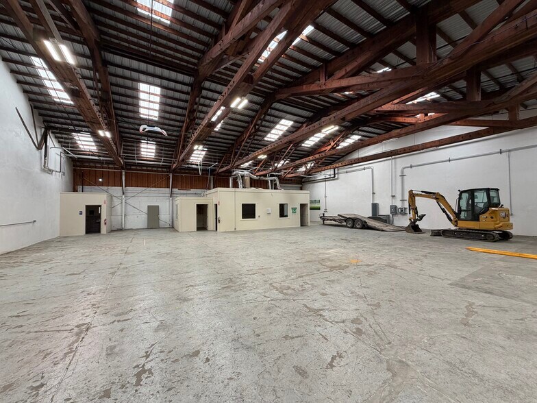 More Photos Of 901-909 Harkins Rd, Salinas Warehouse For Lease