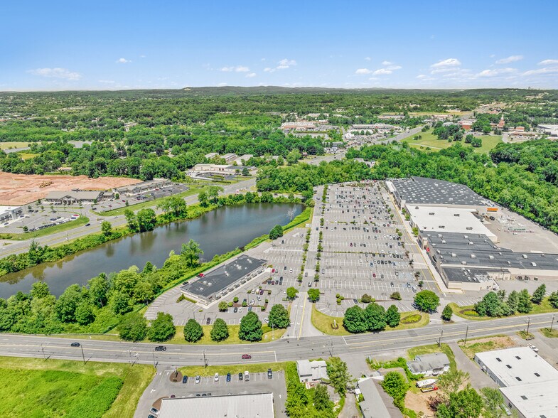 More Photos Of 225-273 Wilbur Cross Hwy, Berlin Unknown For Lease