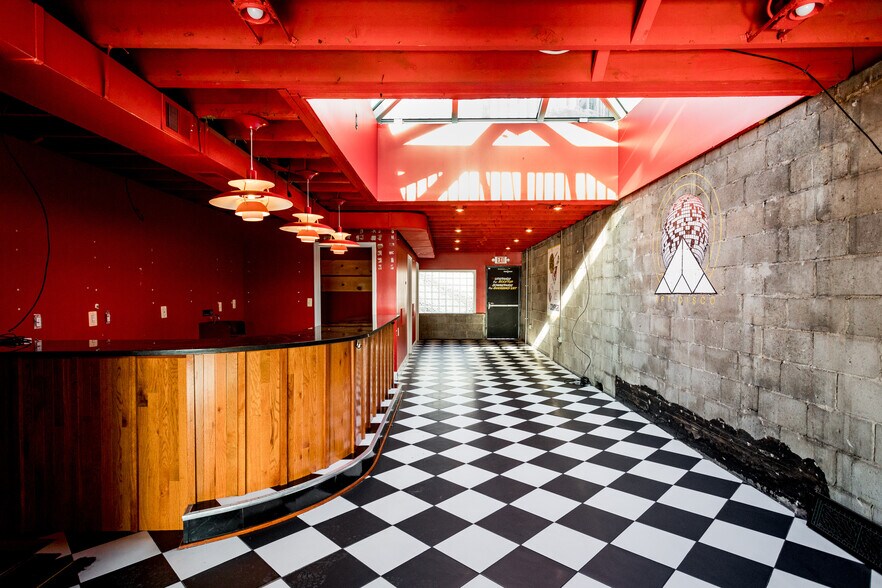 More Photos Of 15421 Mack Ave, Detroit Bar For Sale