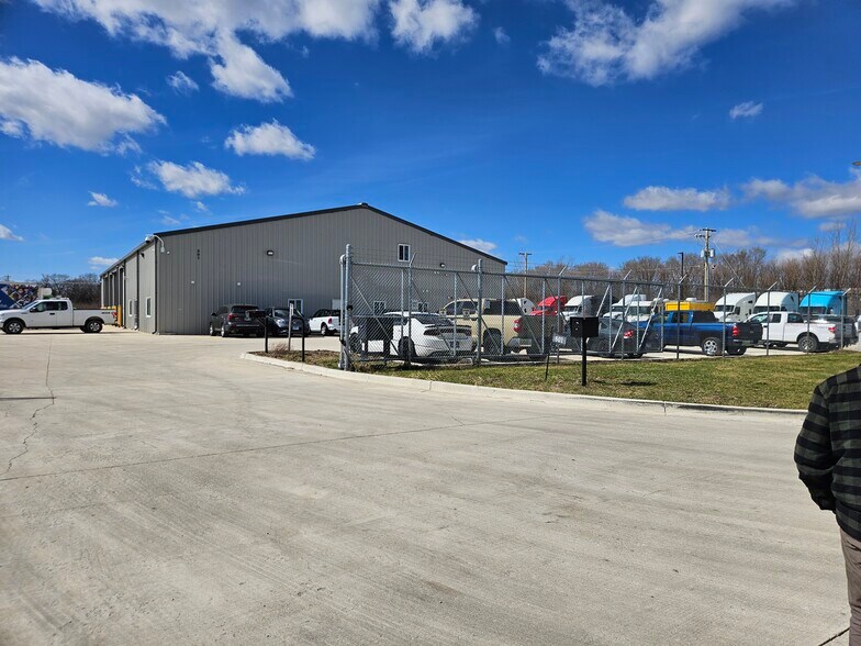 More Photos Of 801 E Kankakee River Dr, Wilmington Industrial For Lease