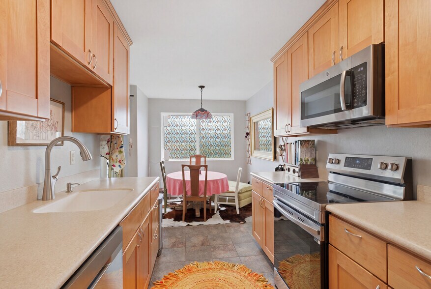 More Photos Of 5816 14th Ave NW, Seattle Apartments For Sale