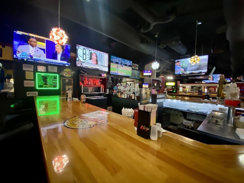 More Photos Of 720 S Main St, Adrian Restaurant For Sale