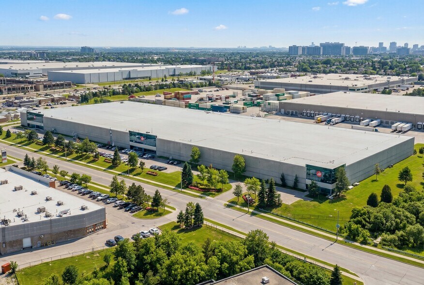 More Photos Of 200 Chrysler Dr, Brampton Warehouse For Lease