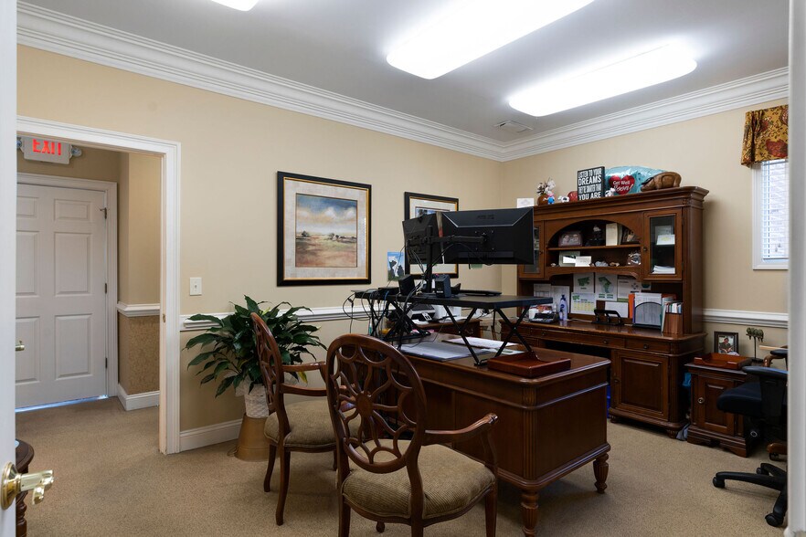 More Photos Of 1300 E Main St, Cartersville Medical For Sale